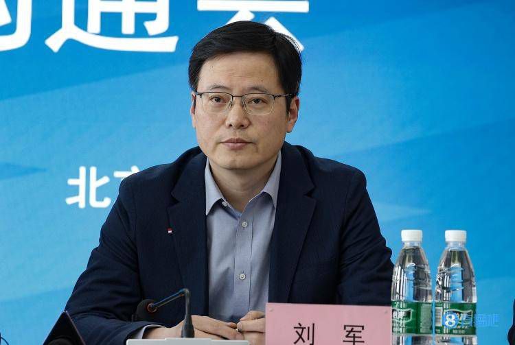 电影《好像也没那么热血沸腾》中，魏翔饰演一位对胜利渴望到有些偏执的篮球教练，而他要带领一群由智力障碍人士组成、名为“仁爱之家”的篮球队，去完成赛场夺冠的梦想